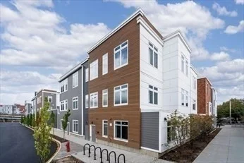 60 Cross St, East Somerville