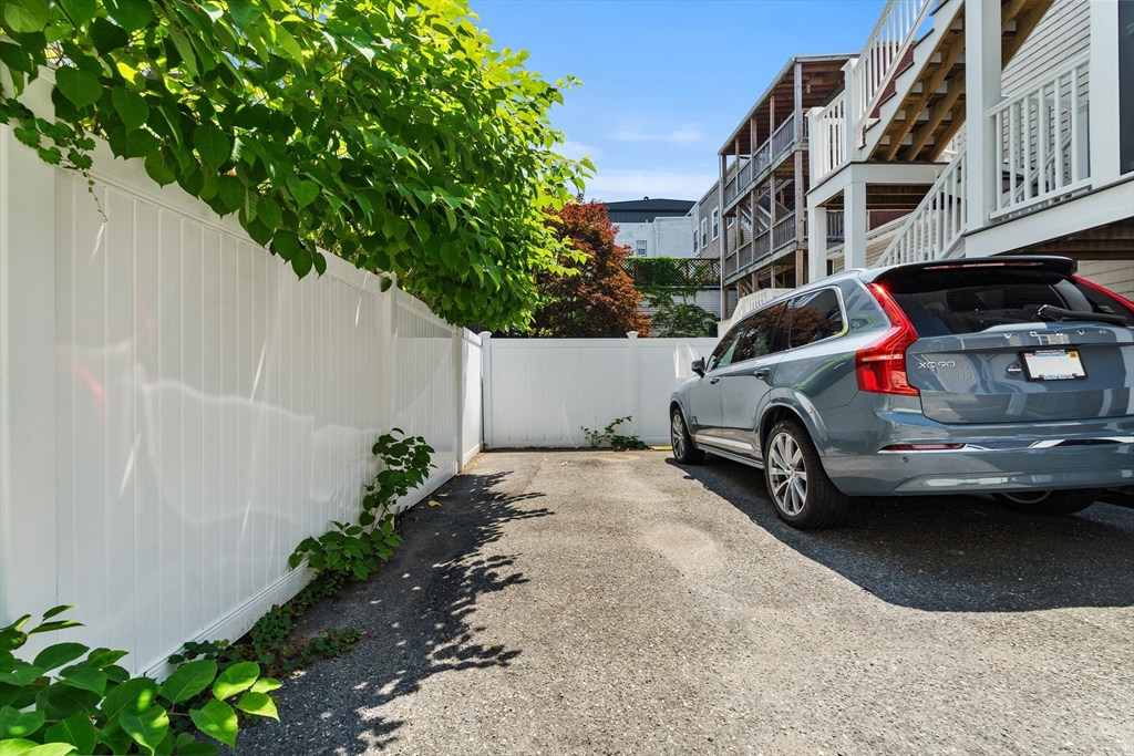 210-212 W 9th St, South Boston