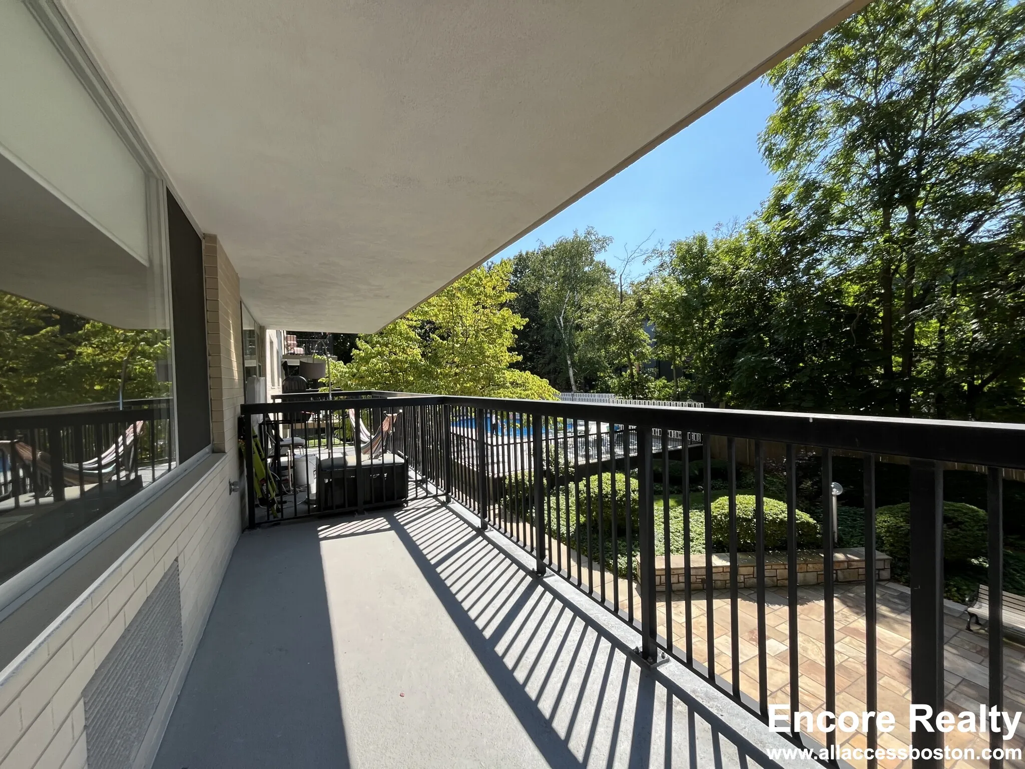 101 Monmouth St, Longwood