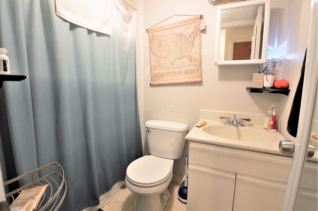 21 Kinross Rd, Brighton