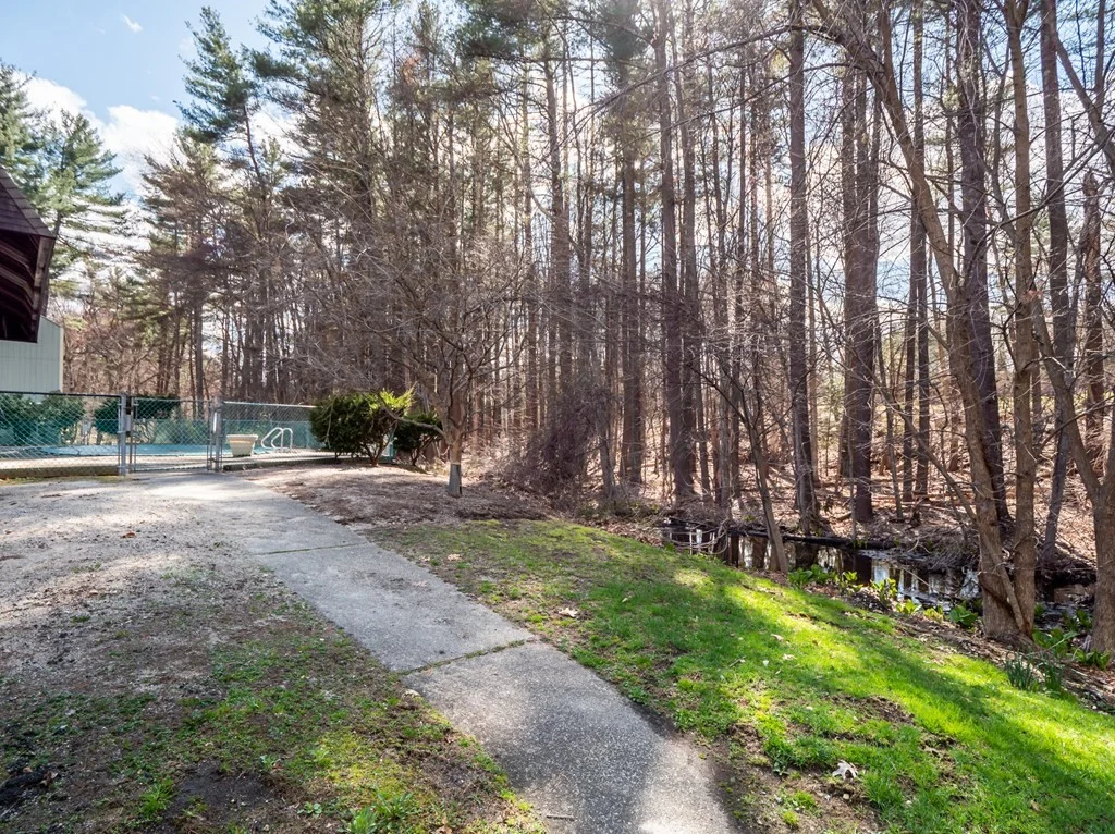 374 Great Rd, Acton