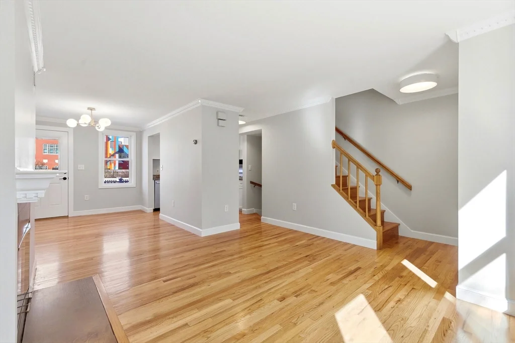 442 Main St, Charlestown