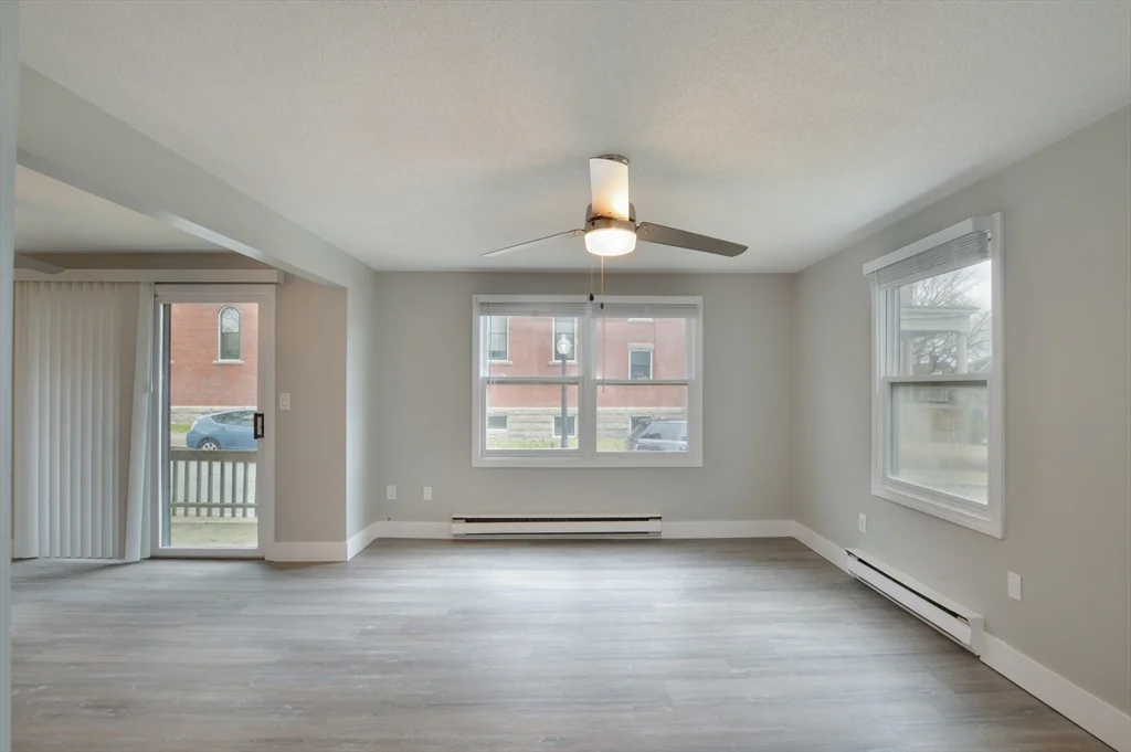 1049 Pleasant St, New Bedford