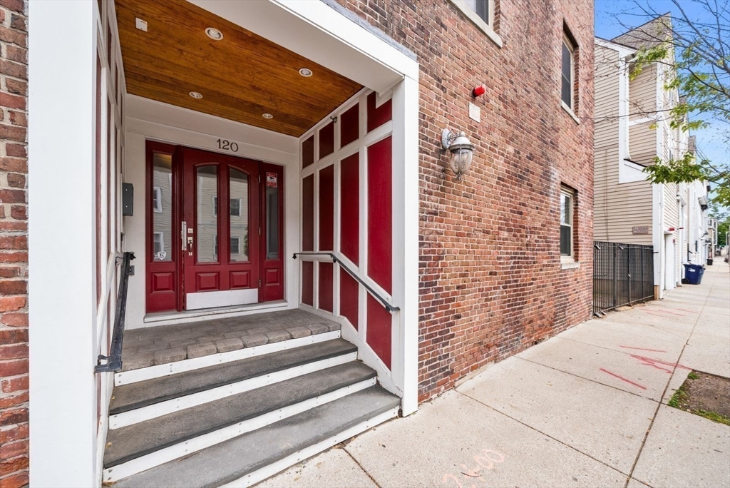 120 West 7th, South Boston