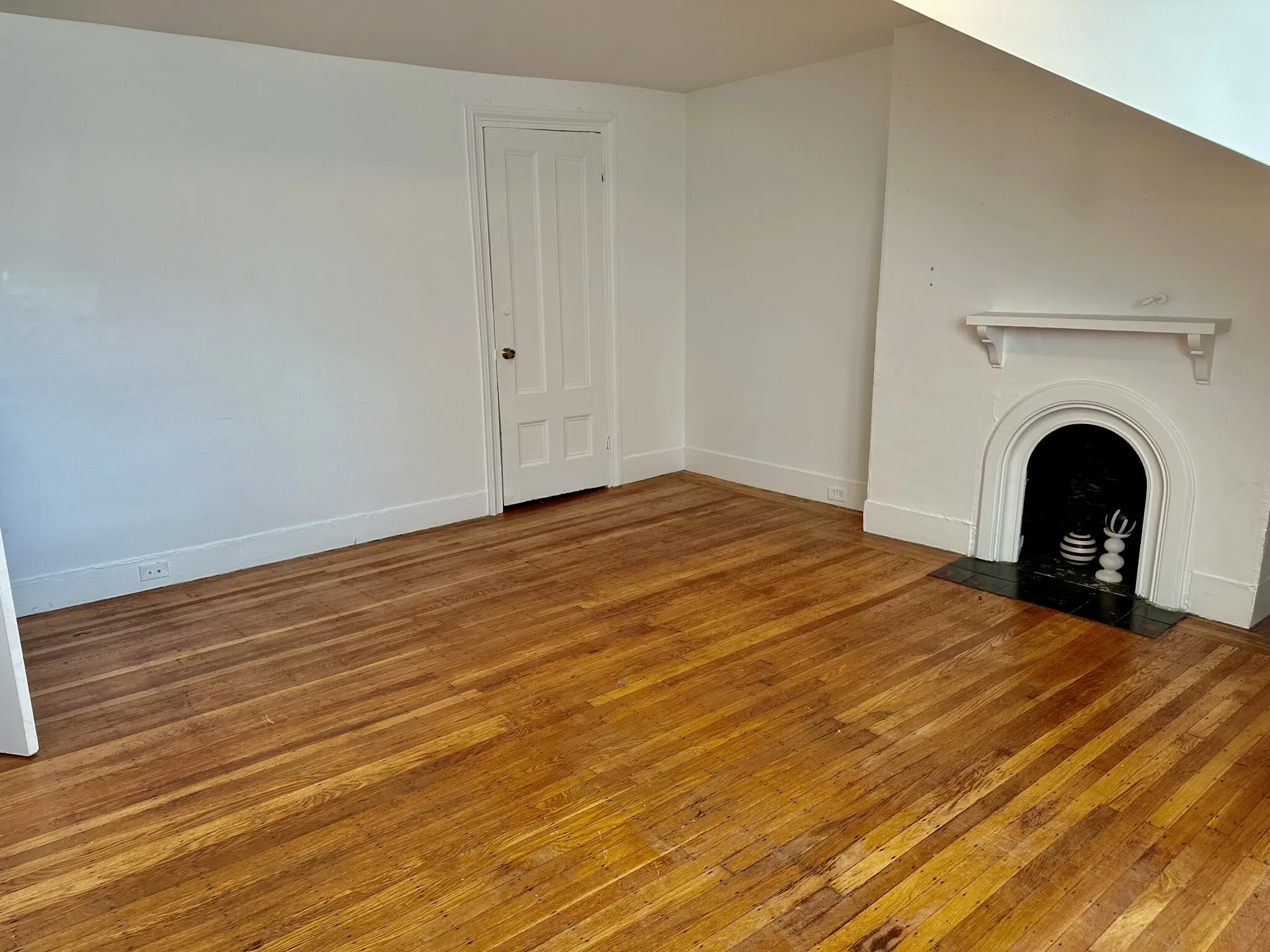 107 Charles St, Beacon Hill