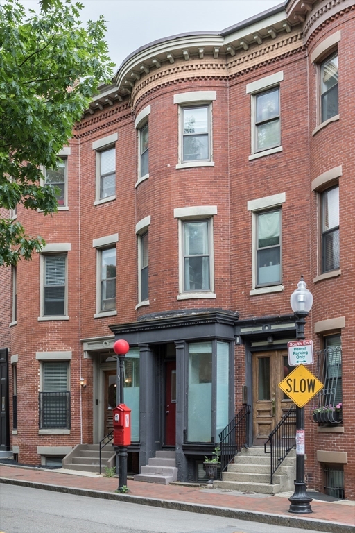 221 W Newton, South End