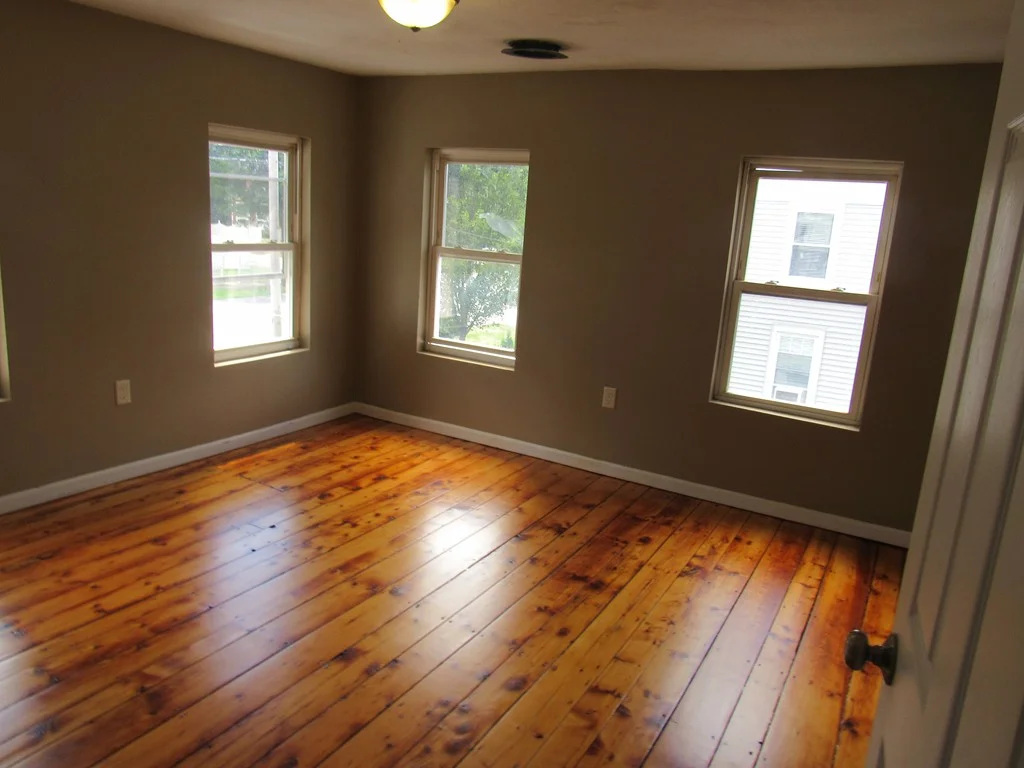 27 Maple St, Millbury