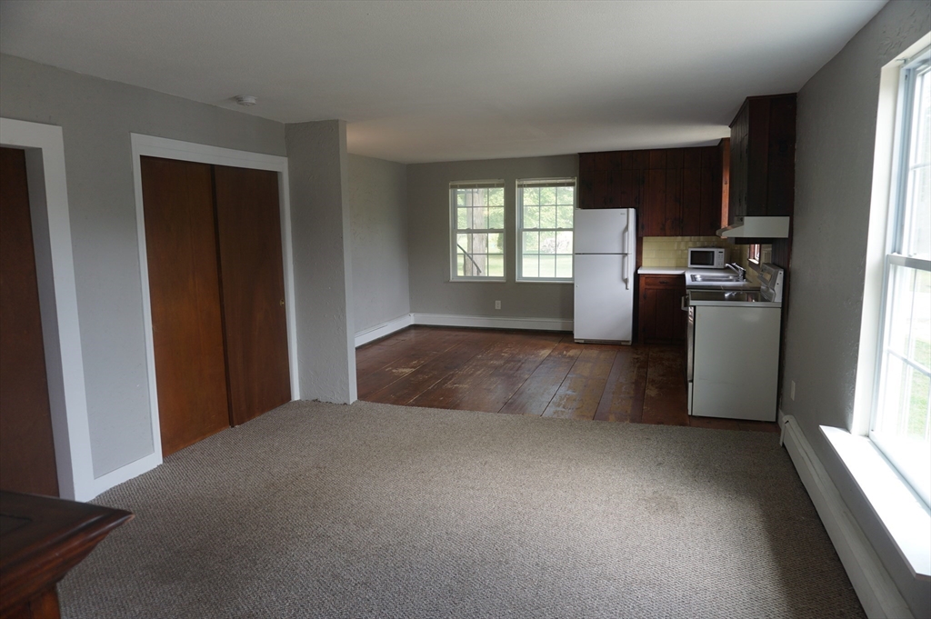 64 Mill St, Pepperell