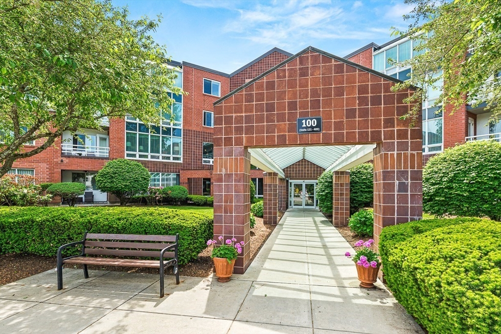 100 Place Lane Condominiums, Woburn