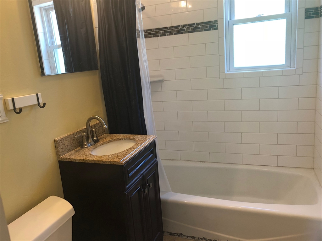 81 Lionel Ave, Waltham