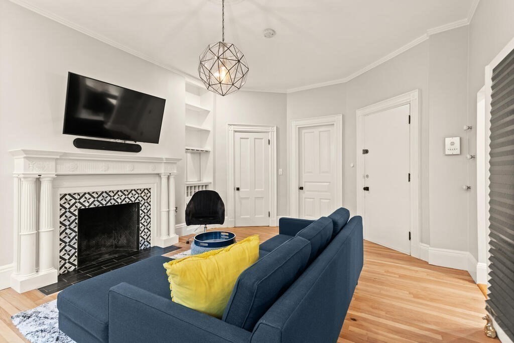 473 Beacon St, Back Bay