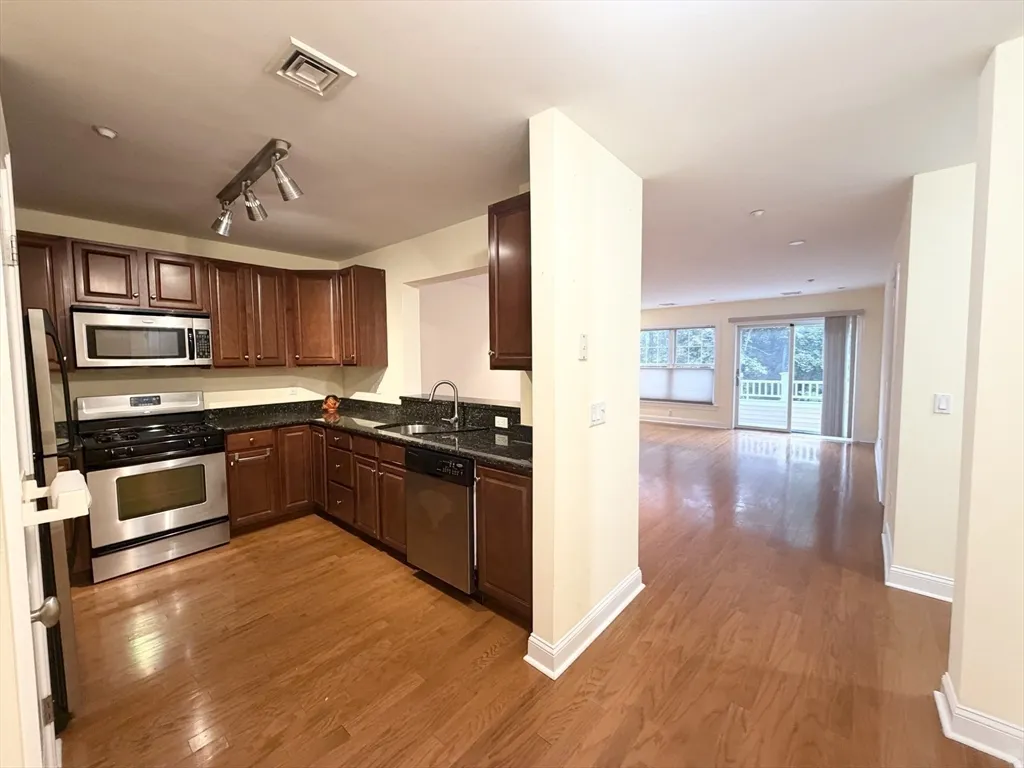 11 Cheriton Rd, West Roxbury