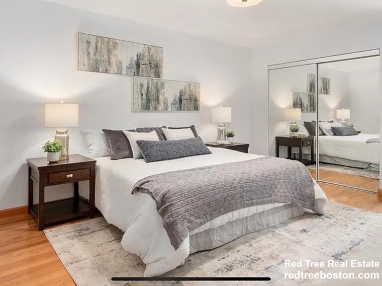 50-56 Broadlawn Park, Chestnut Hill