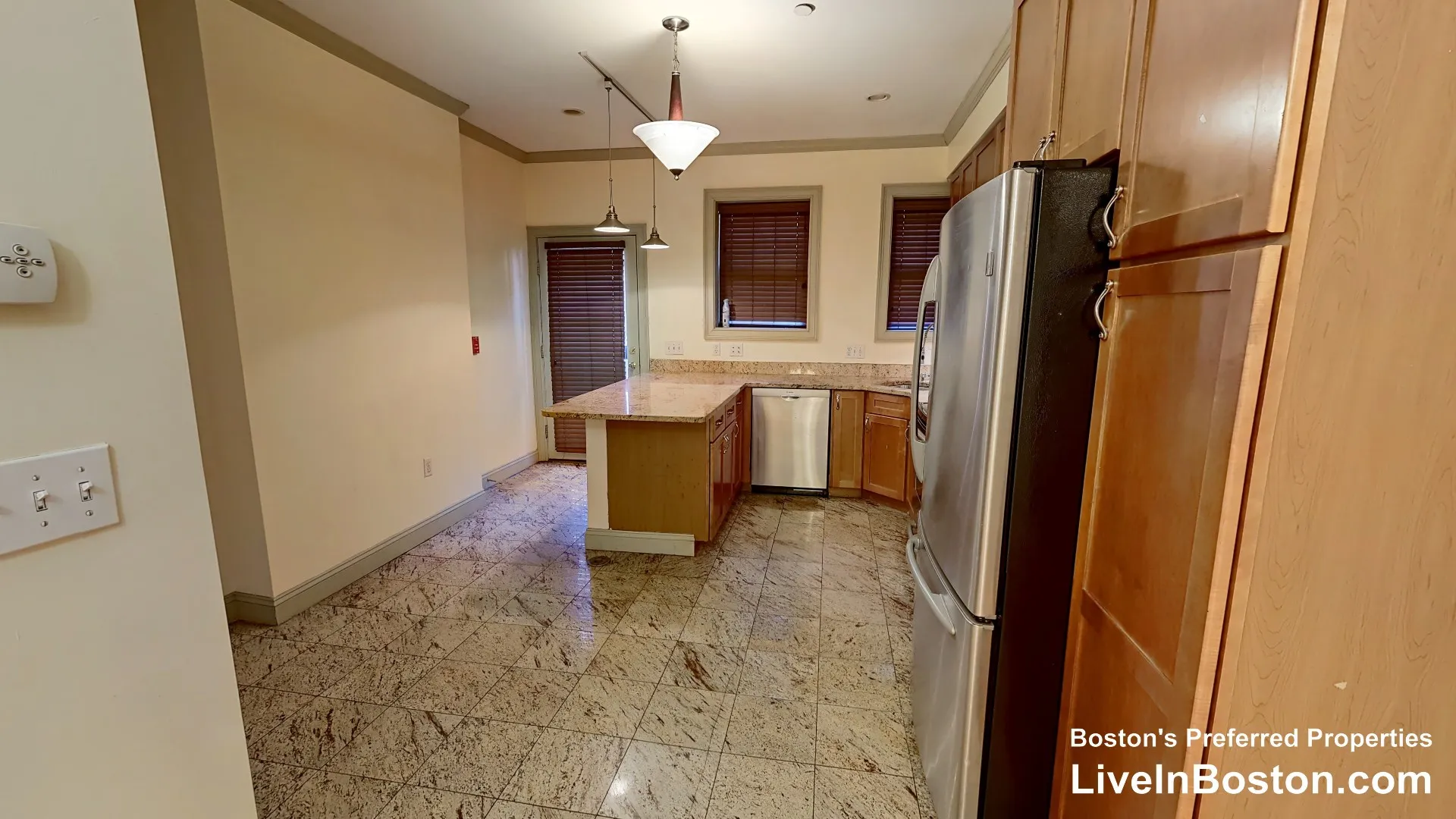 531 Newbury St, Fenway