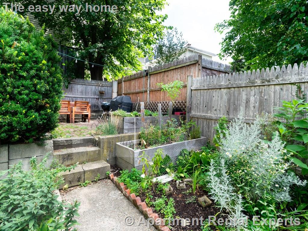 6 Clifton St, Davis Square