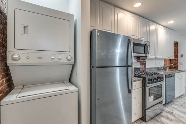 915 Beacon St, Fenway