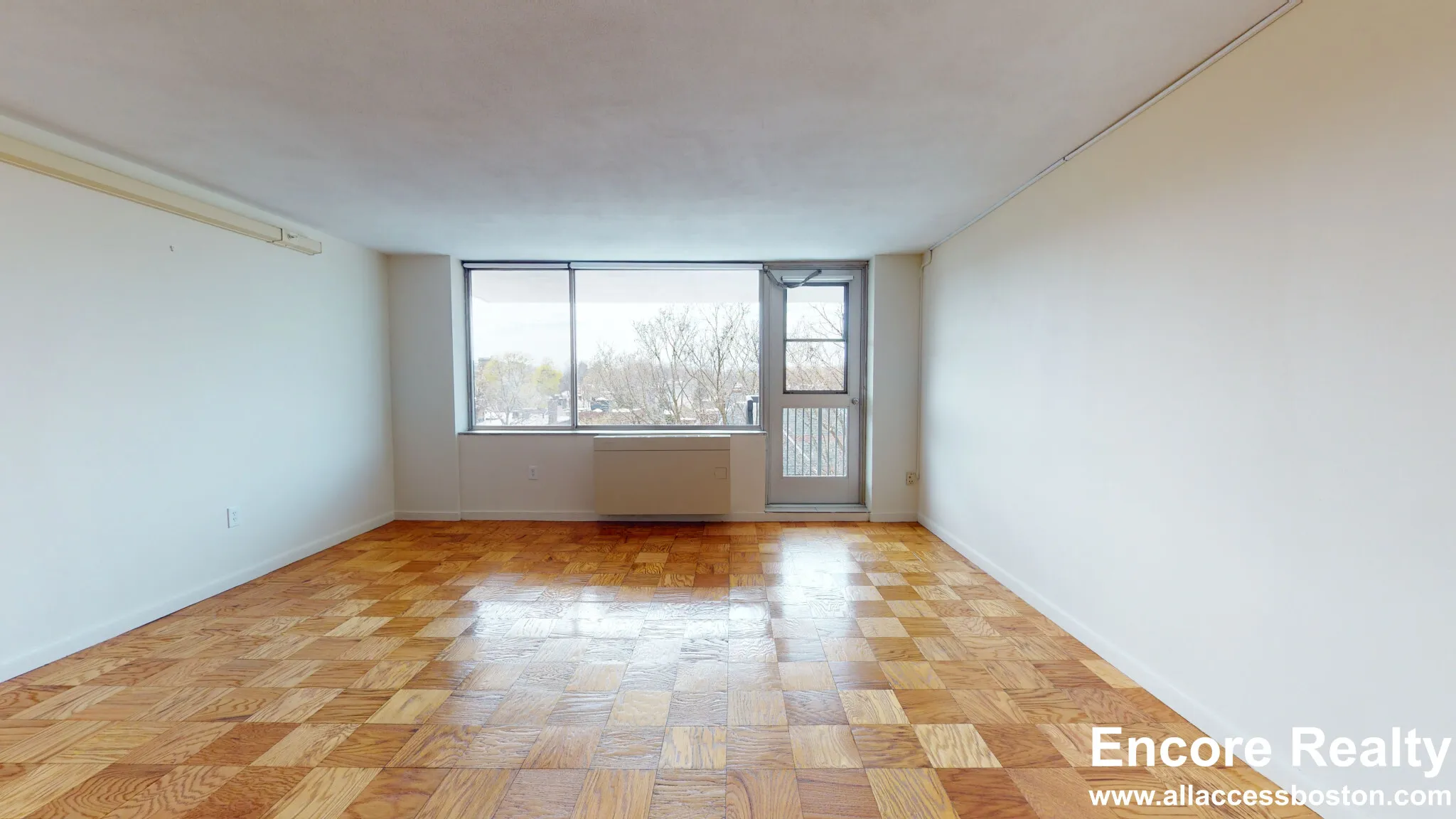 101 Monmouth St, Longwood