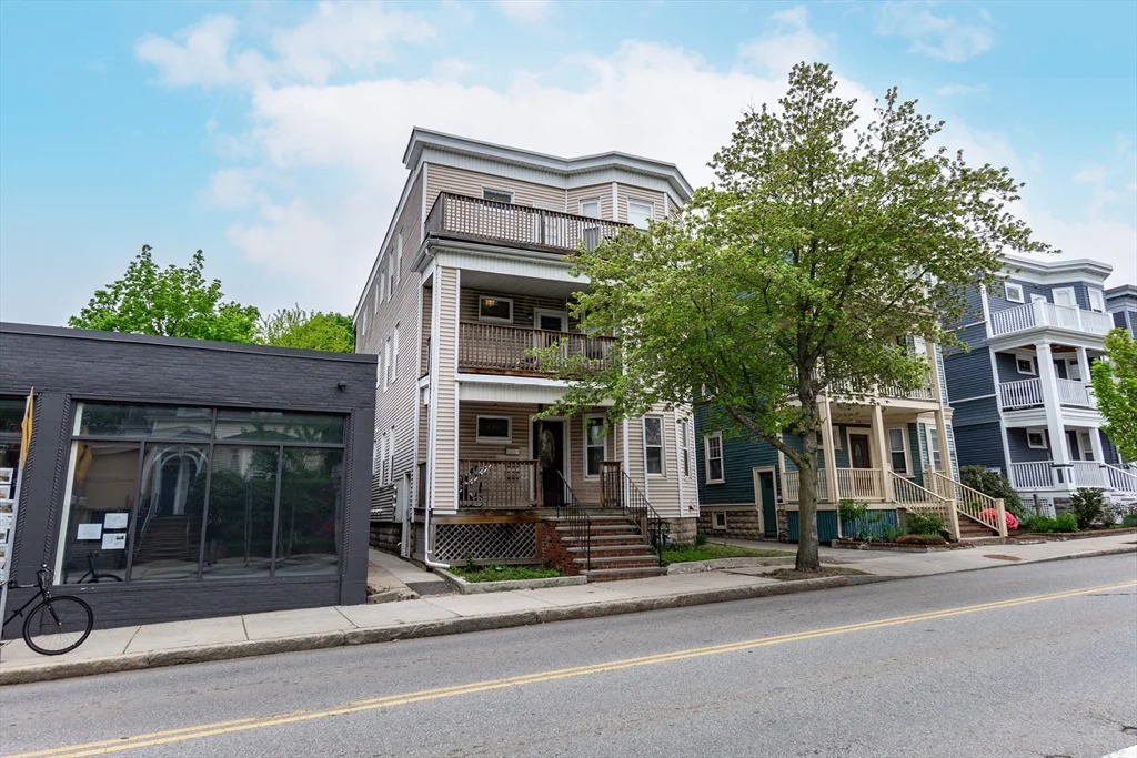 279 Concord Ave, Neighborhood Nine
