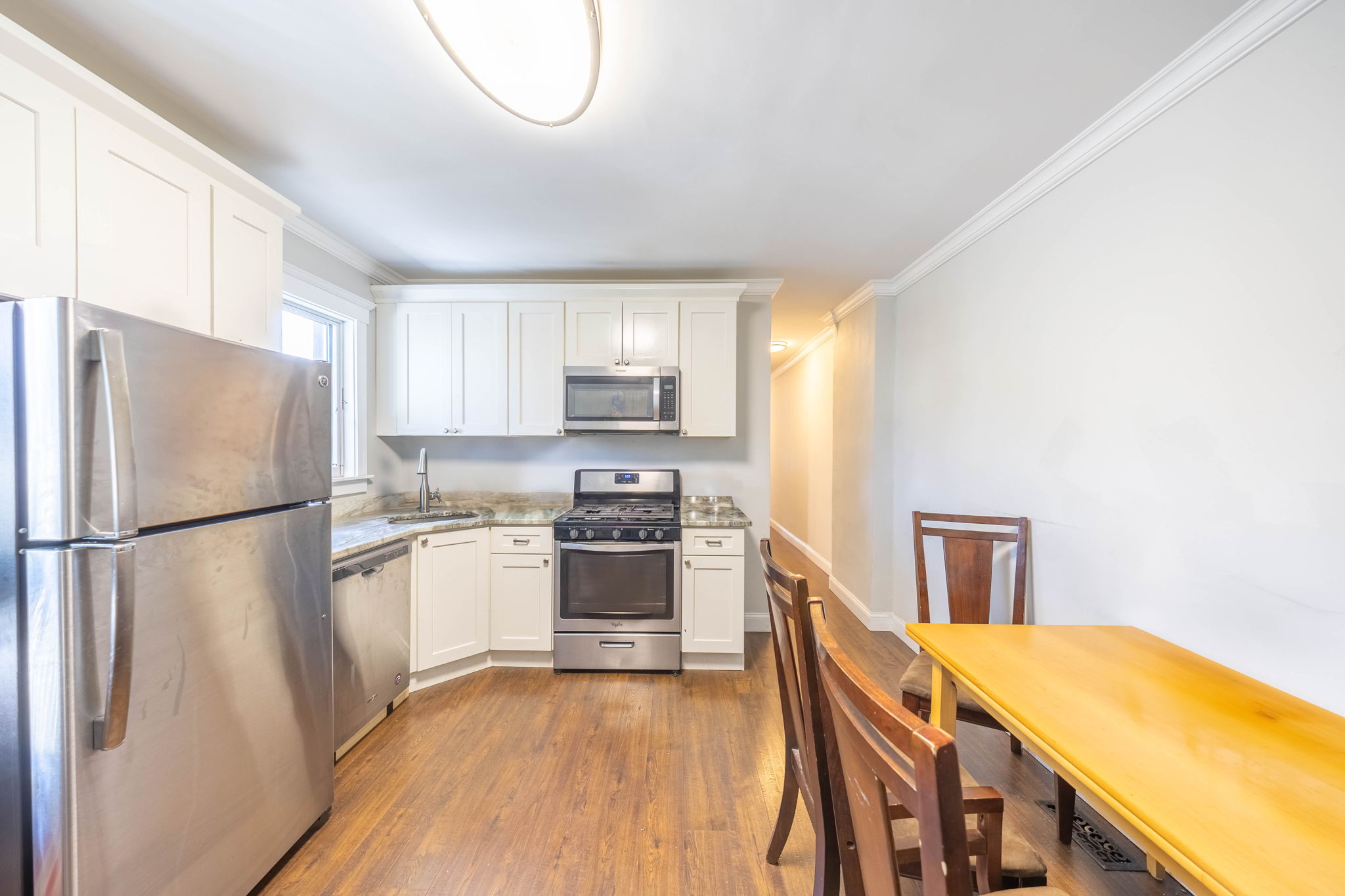 664 Moody St, South Side