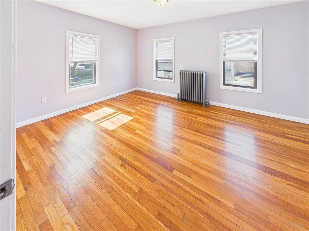 1015 Hyde Park Ave, Hyde Park