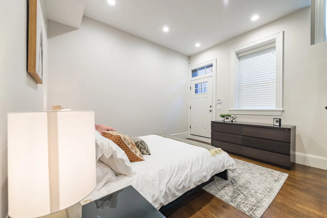 2044 Beacon Street Extension, Auburndale