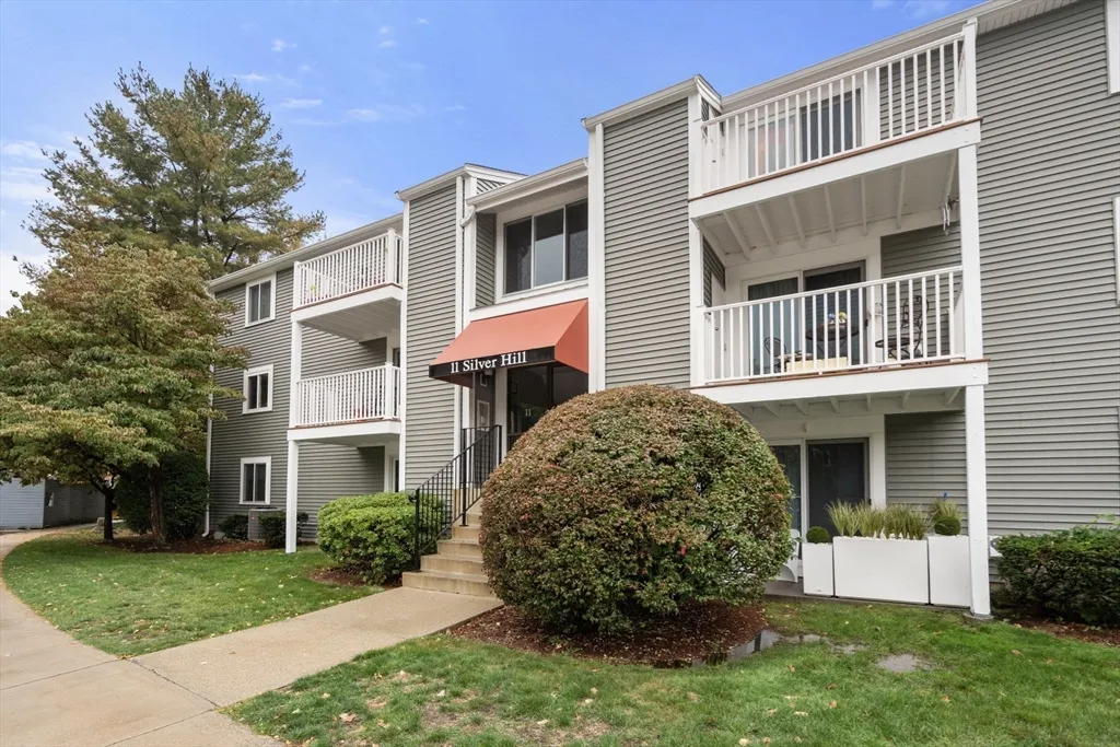 11 Silver Hill Ln, Natick