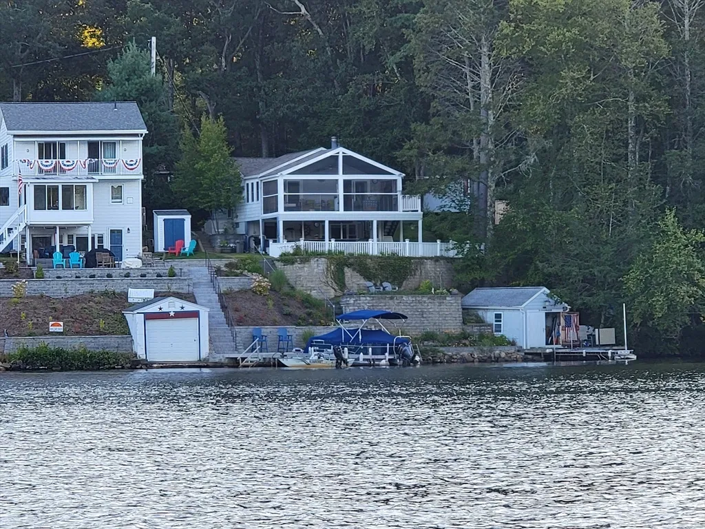 3 Pine Tree Dr, Holland