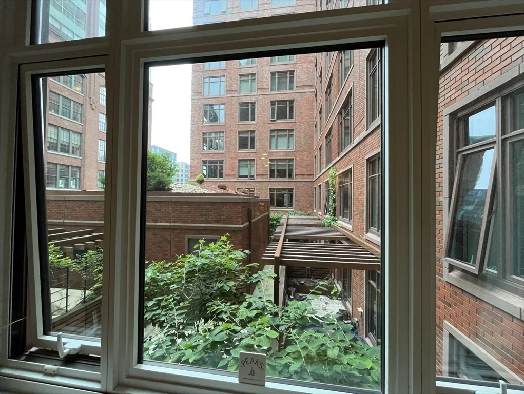 100 Lovejoy, West End