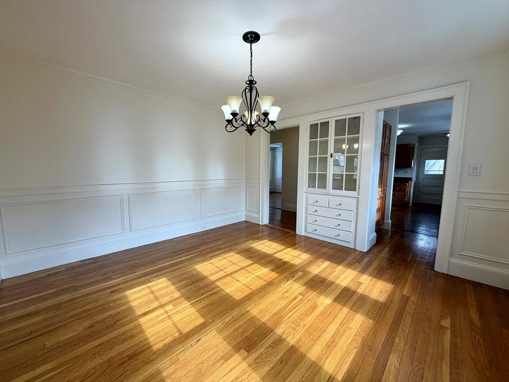 31 Oakley Rd, Watertown