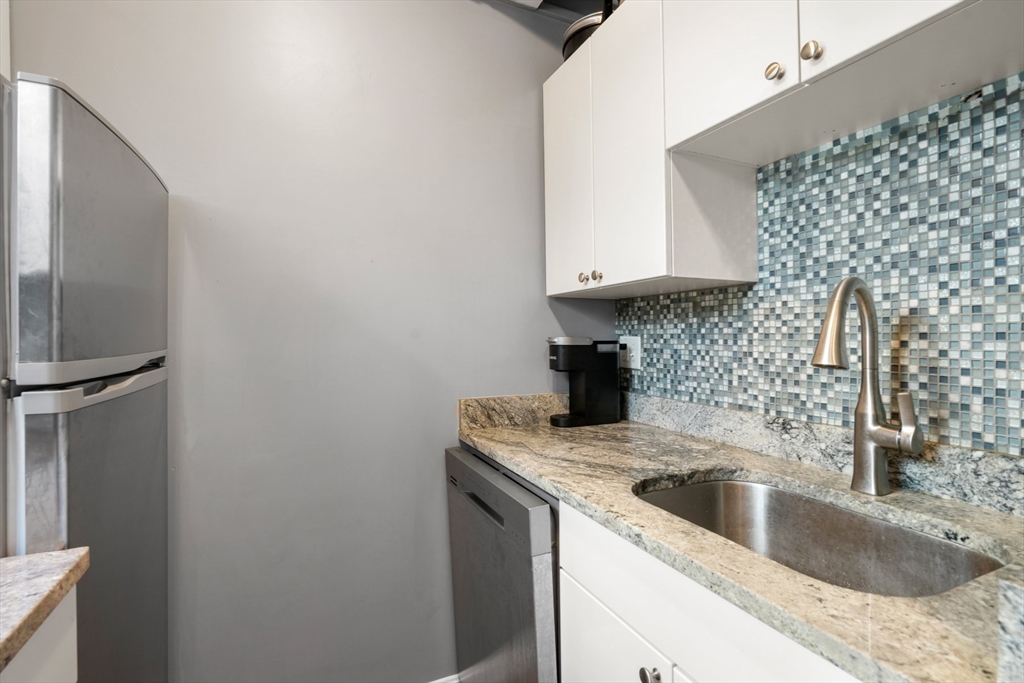 12 Stoneholm St, Fenway