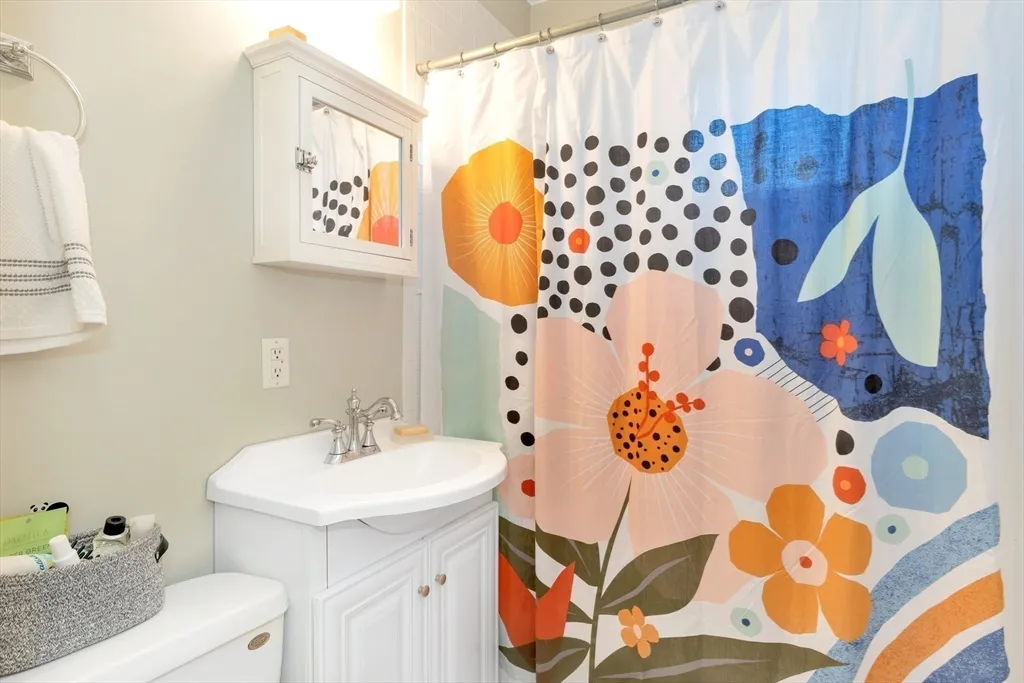 772 Centre St, Jamaica Plain