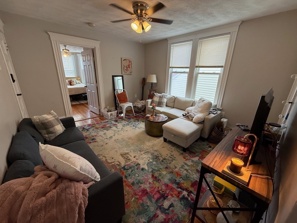 288 Meridian St, East Boston