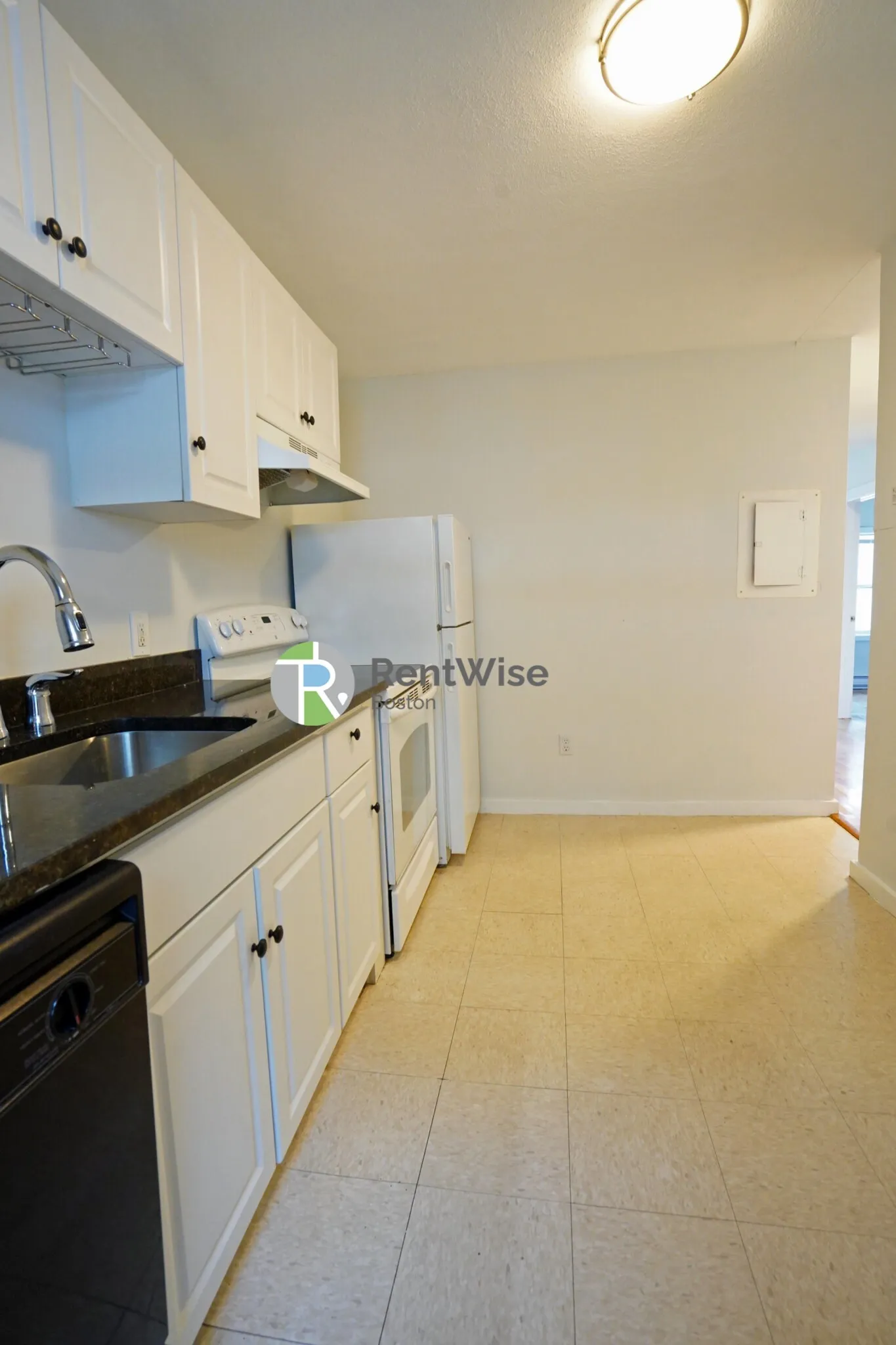 3 Schrepel Pl, South Boston