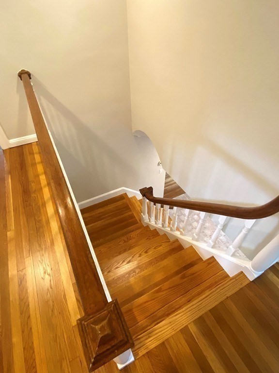 6 Surrey Rd, Newtonville