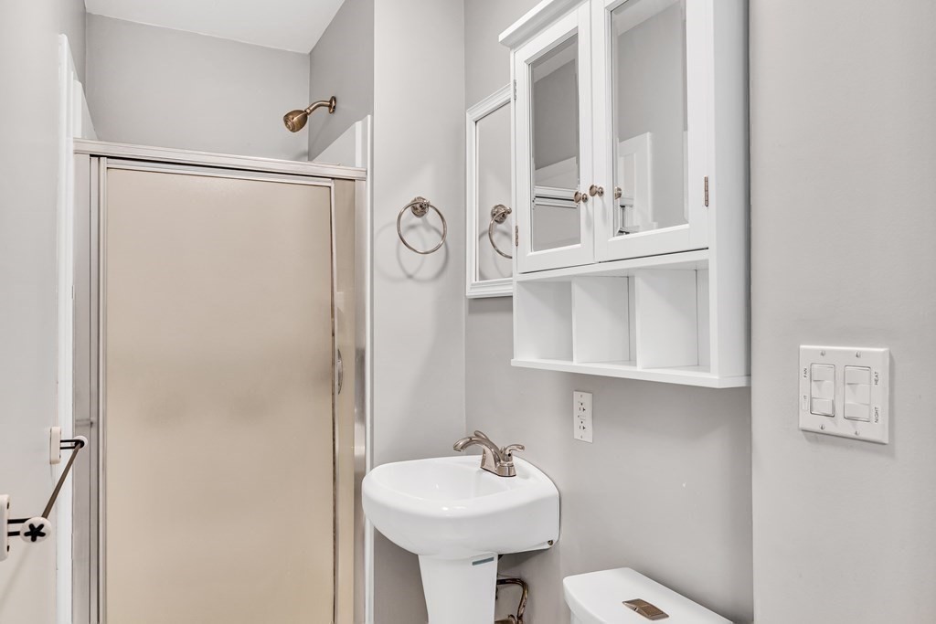 558 Washington St, Brighton