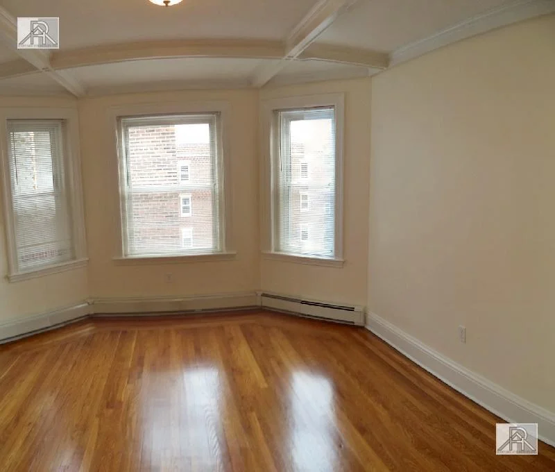 73 Thatcher St, North Brookline