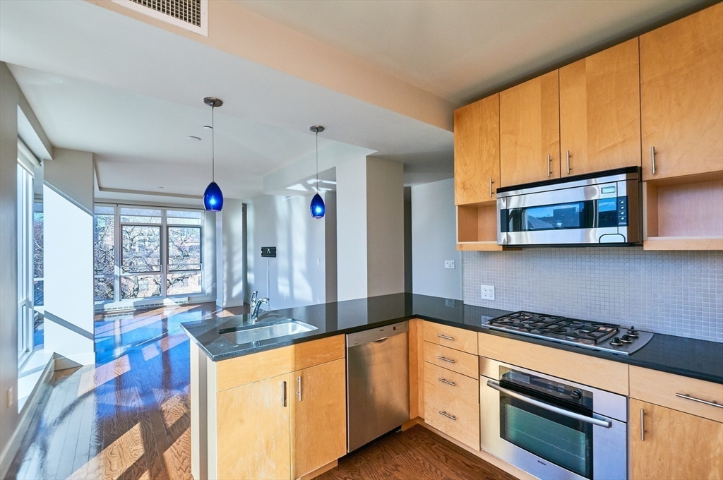 700 Harrison Ave, South End