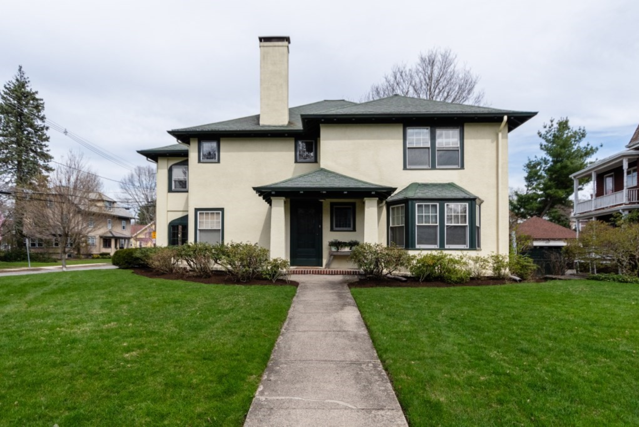 49 Willow St, Belmont