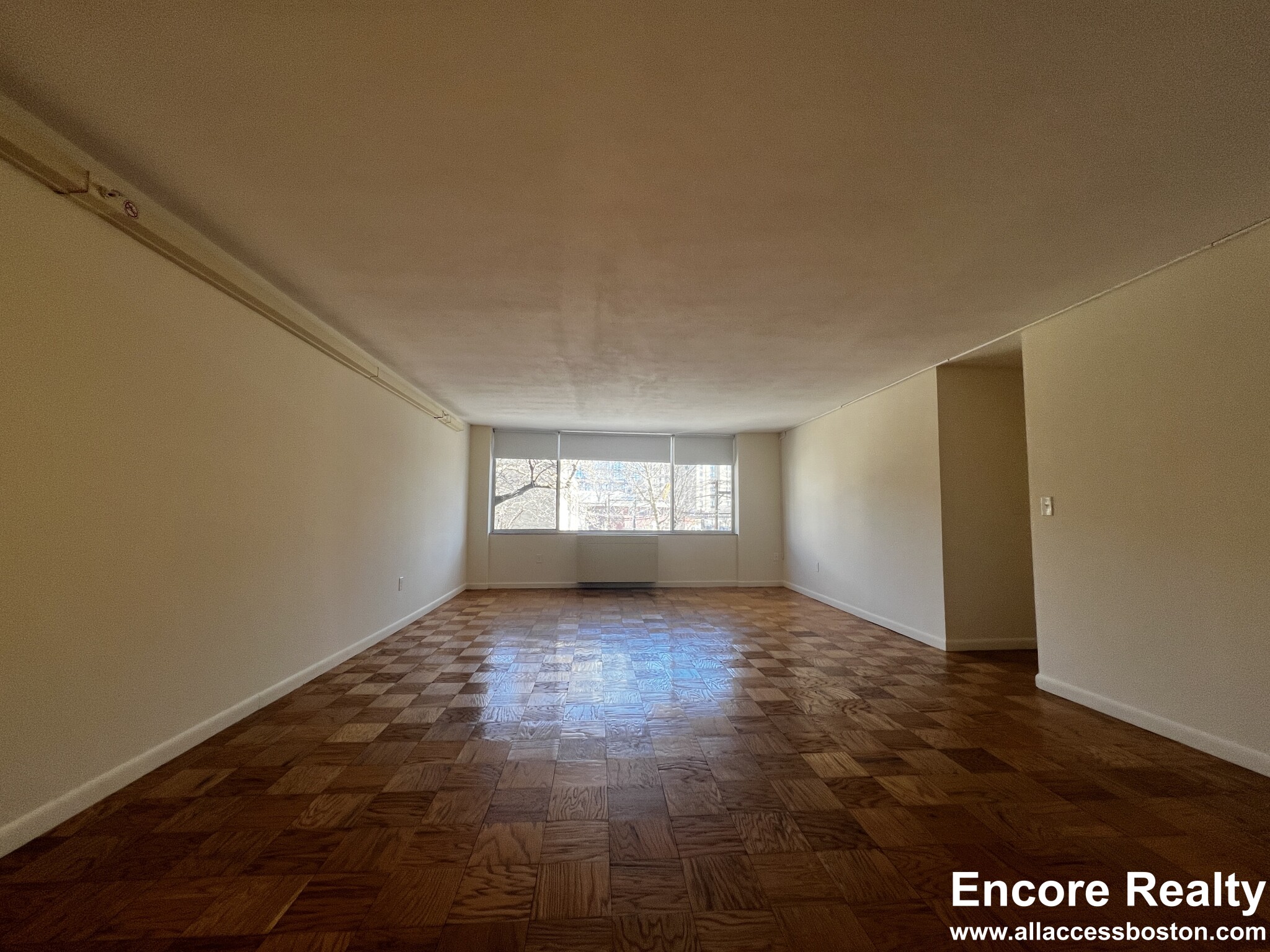 101 Monmouth St, Longwood