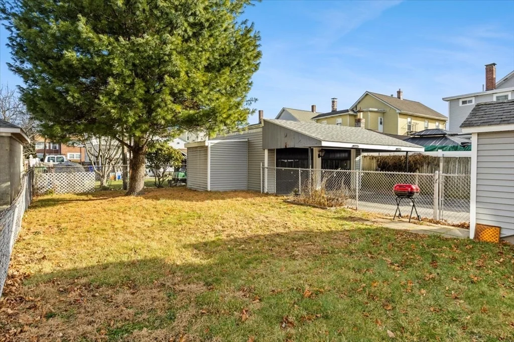 154 Summit St, Pawtucket