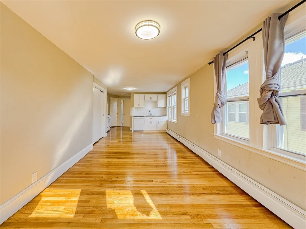 19 Town Hill St, Quincy