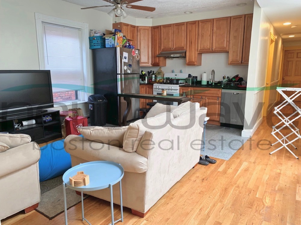 127 Cedar St, Roxbury