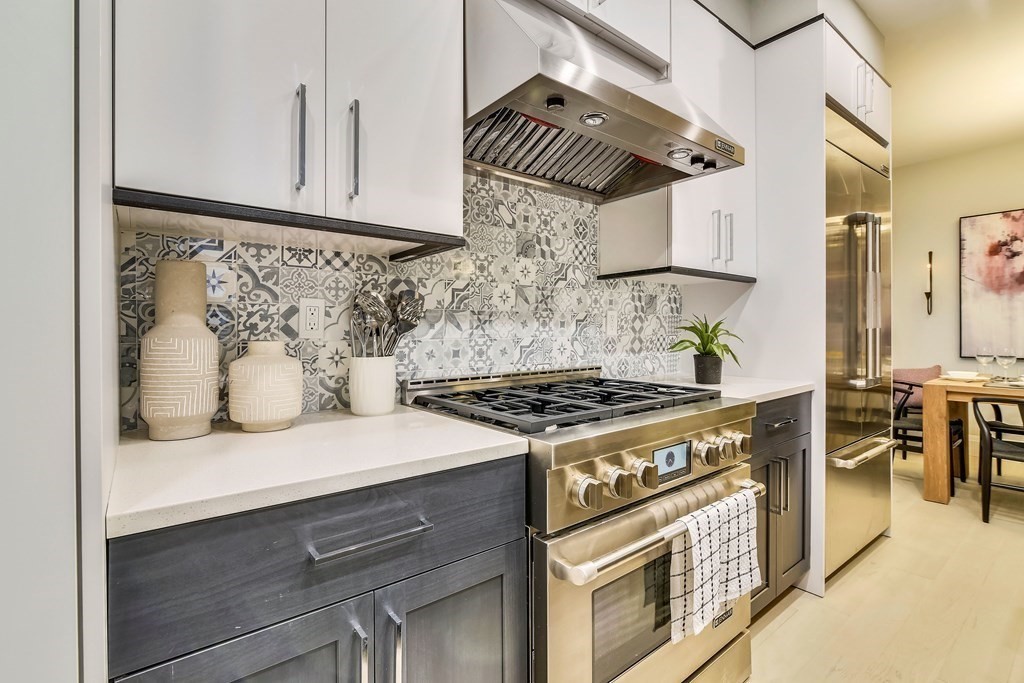 719 E 2nd St, South Boston