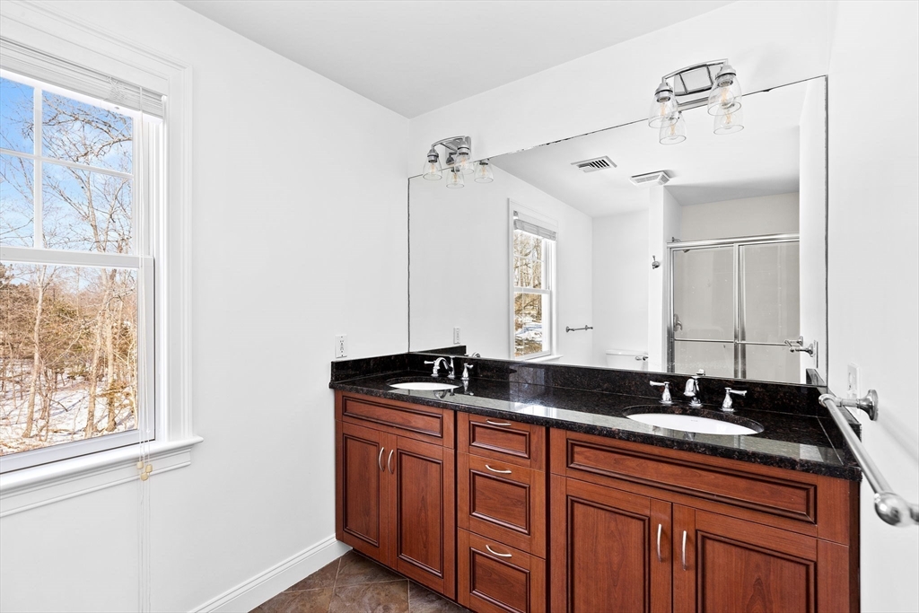 47 Fottler Rd, Hingham