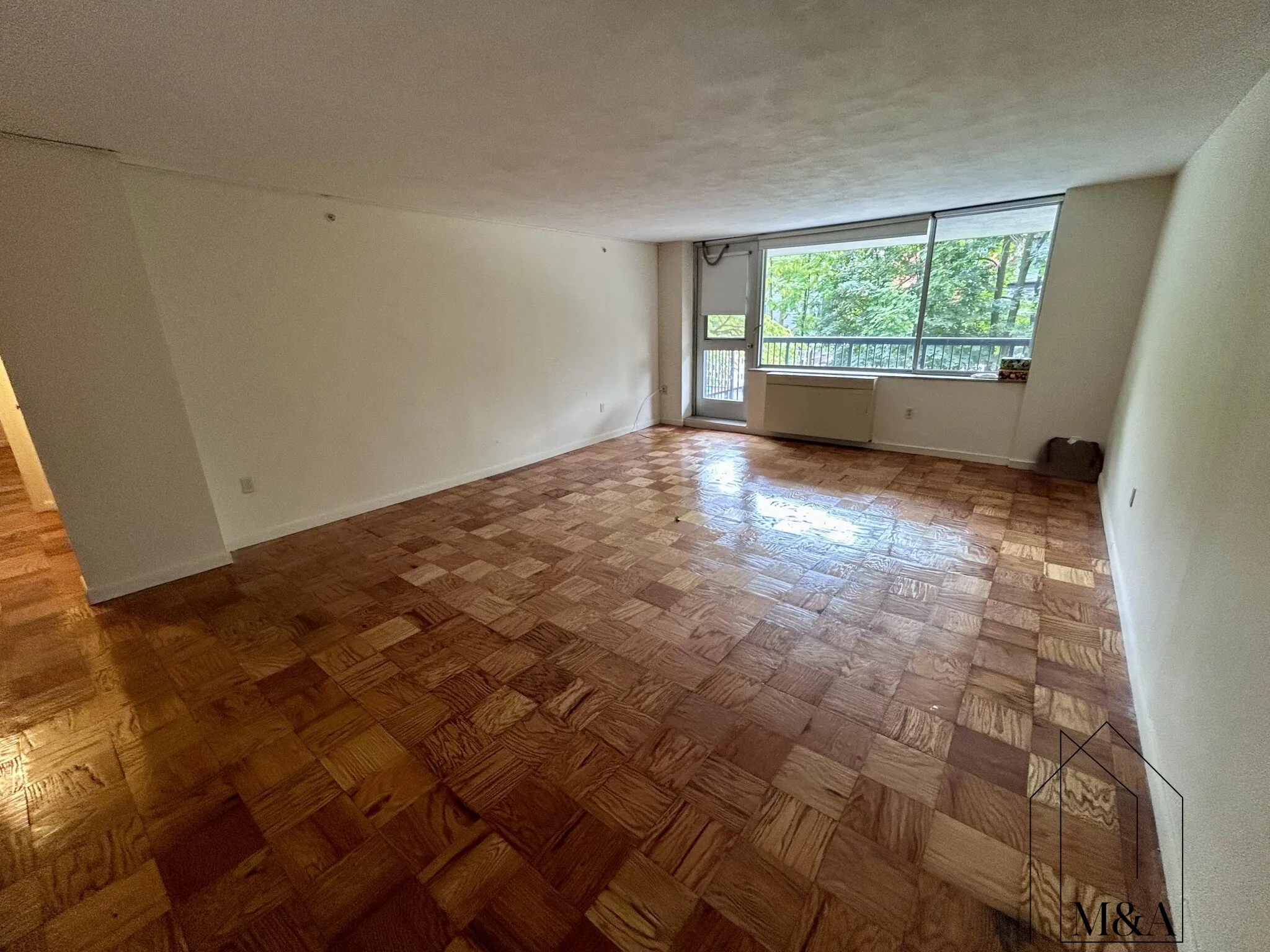 101 Monmouth St, Longwood