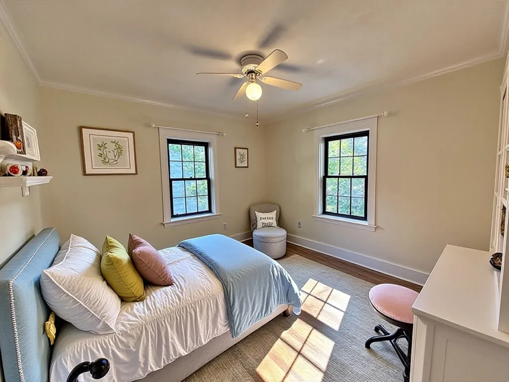 33 Clearwater Rd, Chestnut Hill