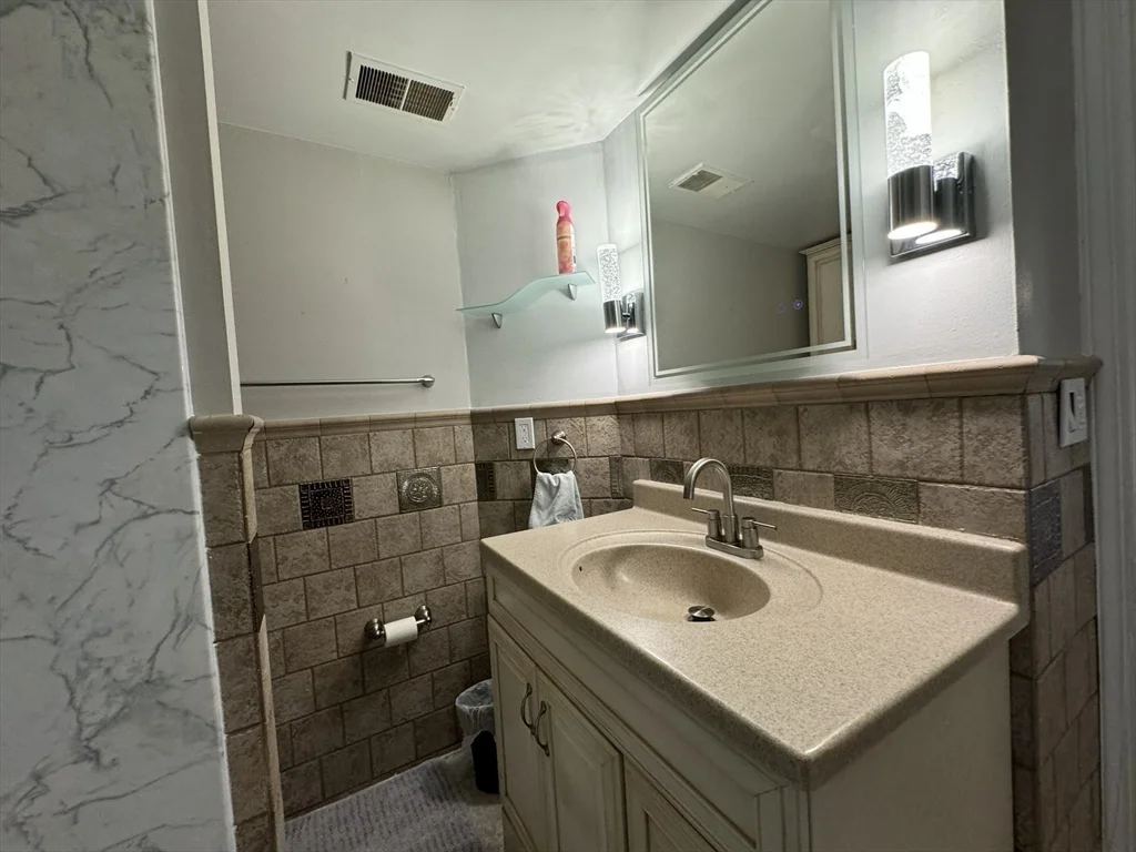 16 Homestead Ave, Quincy