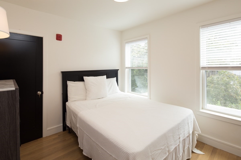 92 Brown St, Waltham