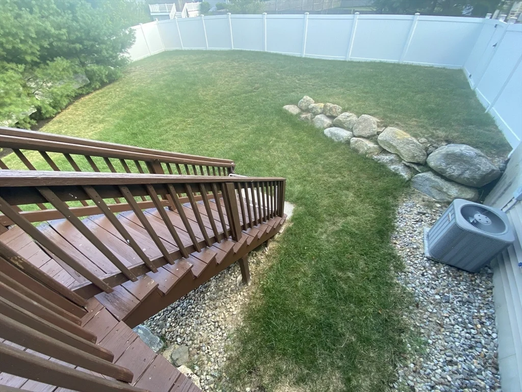 90 Cook Ln, Marlborough