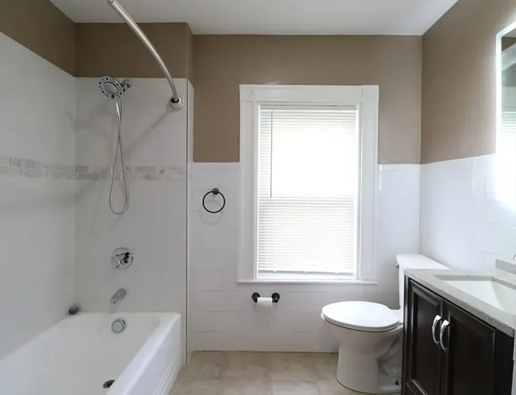 67 Tonawanda St, Dorchester